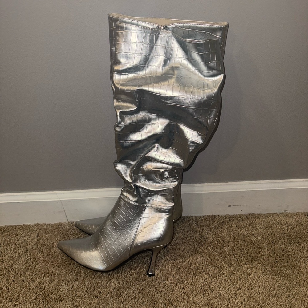 Silver snake texture stiletto boots